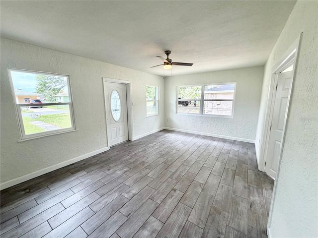 1986 AVENUE F, Winter Haven, FL 33880