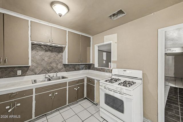 6435 S 5TH Avenue, Phoenix, AZ 85041