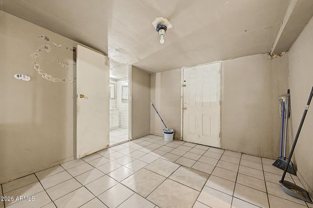 6435 S 5TH Avenue, Phoenix, AZ 85041