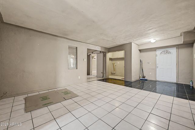 6435 S 5TH Avenue, Phoenix, AZ 85041
