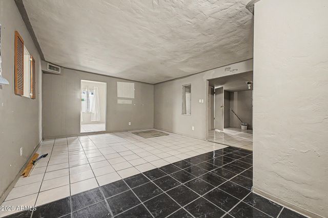6435 S 5TH Avenue, Phoenix, AZ 85041