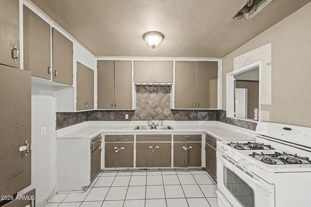 6435 S 5TH Avenue, Phoenix, AZ 85041