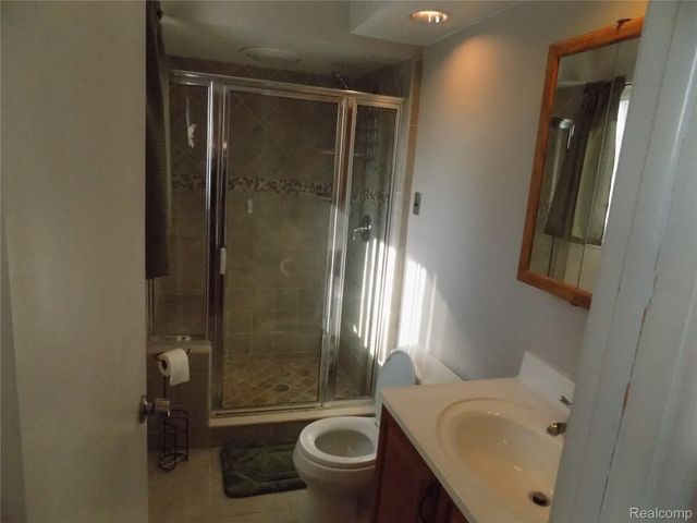 27397 E Skye Drive, Farmington Hills, MI 48334