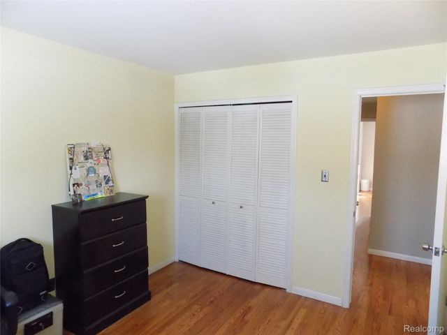 27397 E Skye Drive, Farmington Hills, MI 48334