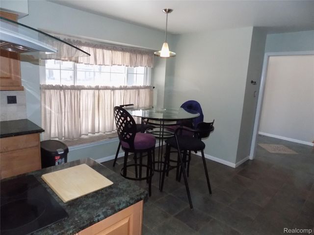 27397 E Skye Drive, Farmington Hills, MI 48334