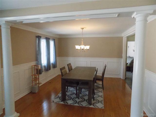 27397 E Skye Drive, Farmington Hills, MI 48334