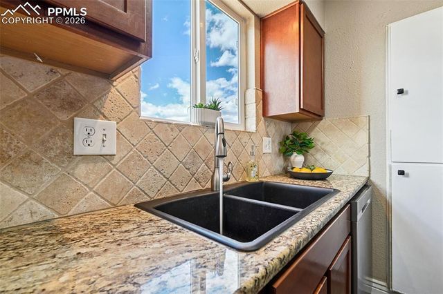 1248 Jet Wing Drive, Colorado Springs, CO 80916