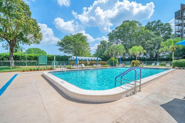 1200 Saint Charles Pl 419, Pembroke Pines, FL 33026