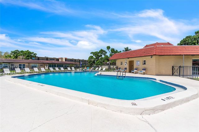 12200 VONN ROAD 2206, Largo, FL 33774