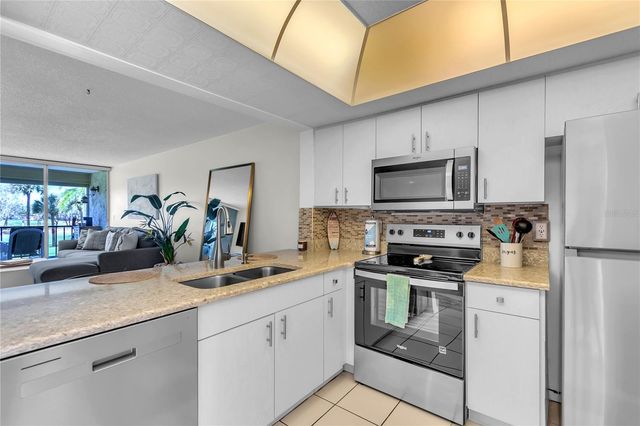 12200 VONN ROAD 2206, Largo, FL 33774