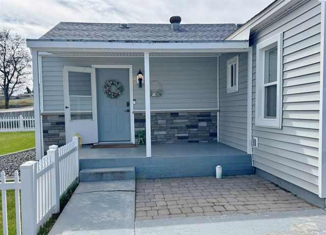 1262 N Perry Loop, Kennewick, WA 99336