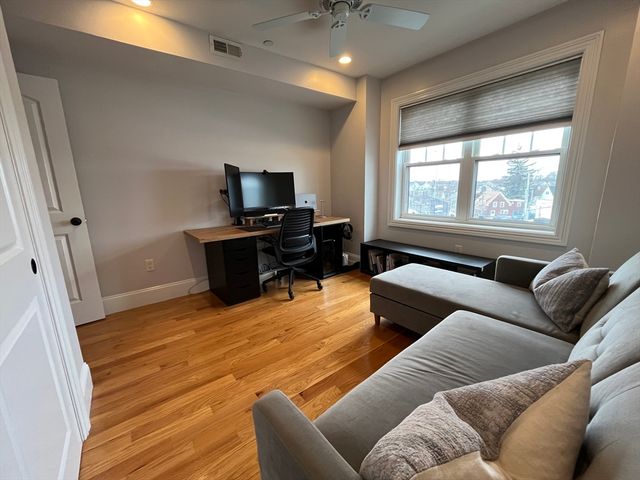 563 Broadway 302, Somerville, MA 02144