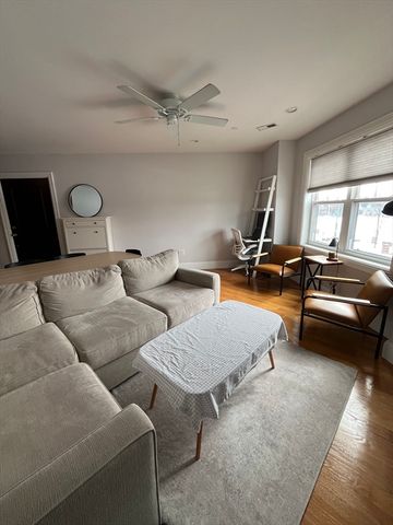 563 Broadway 302, Somerville, MA 02144