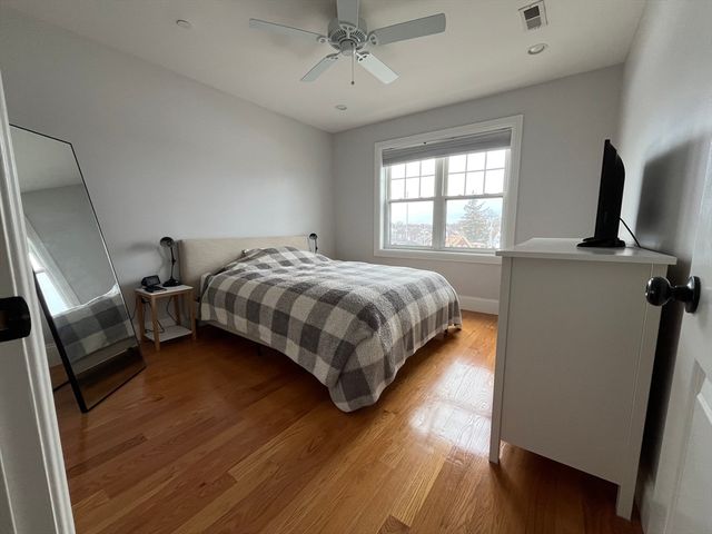563 Broadway 302, Somerville, MA 02144