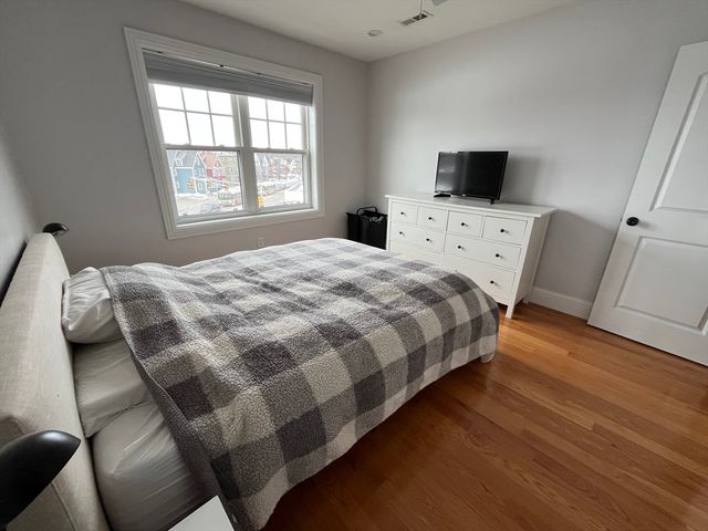 563 Broadway 302, Somerville, MA 02144