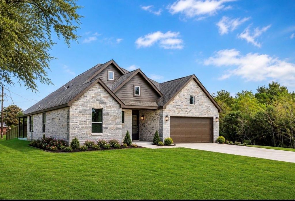 513 Oleander Street, Prairie View, TX 77484