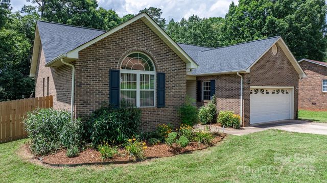5473 Twelve Oak Lane, Conover, NC 28613