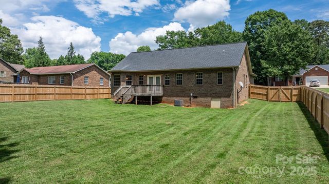 5473 Twelve Oak Lane, Conover, NC 28613