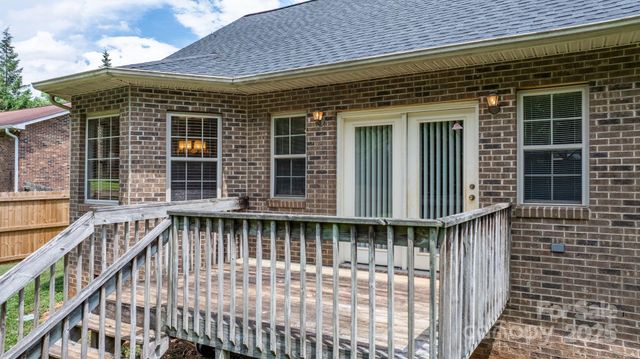 5473 Twelve Oak Lane, Conover, NC 28613