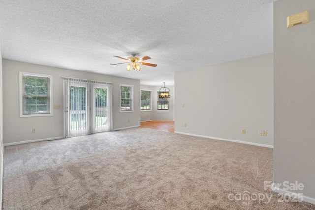 5473 Twelve Oak Lane, Conover, NC 28613