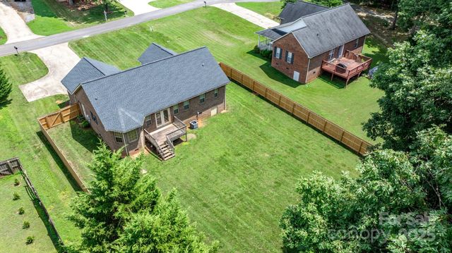 5473 Twelve Oak Lane, Conover, NC 28613