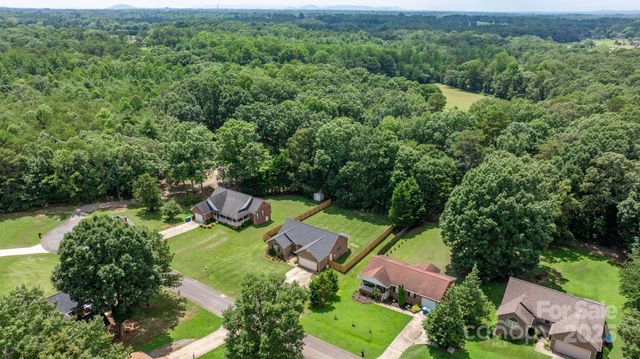 5473 Twelve Oak Lane, Conover, NC 28613