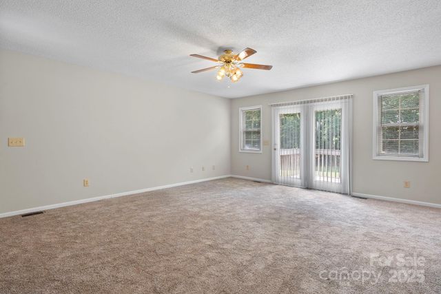 5473 Twelve Oak Lane, Conover, NC 28613
