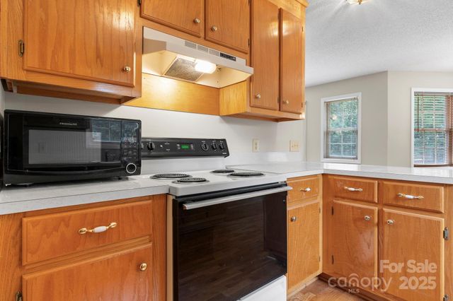 5473 Twelve Oak Lane, Conover, NC 28613
