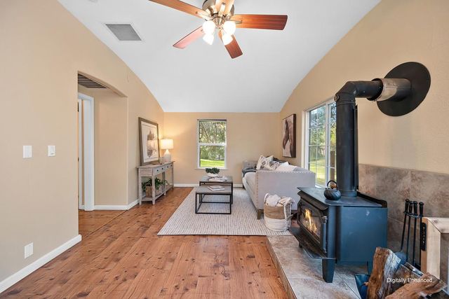 18707 Applegate Rd, Applegate, CA 95703