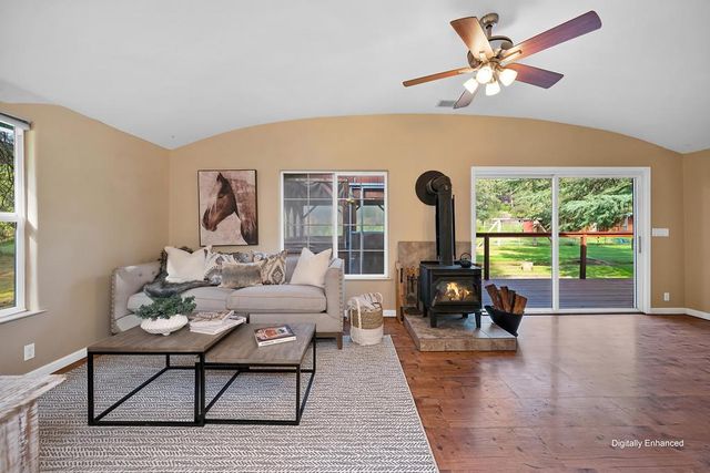 18707 Applegate Rd, Applegate, CA 95703