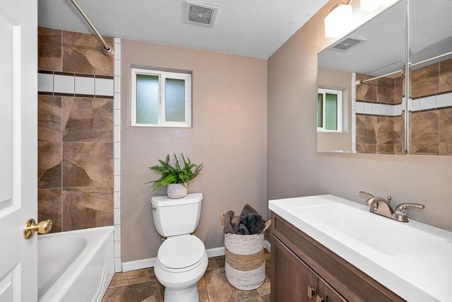 18707 Applegate Rd, Applegate, CA 95703