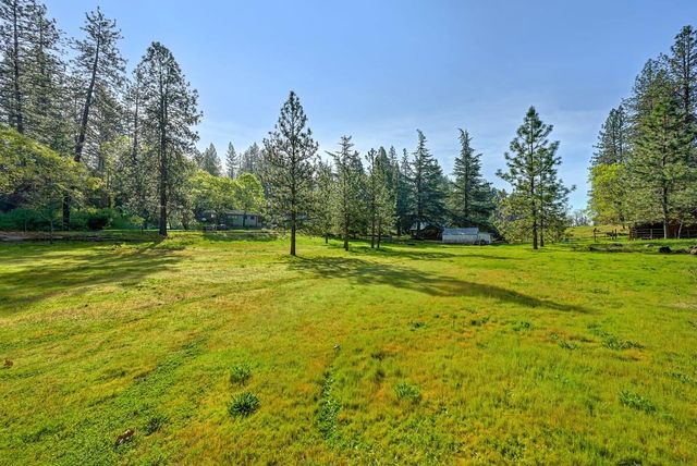 18707 Applegate Rd, Applegate, CA 95703