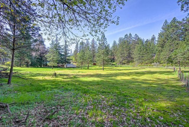 18707 Applegate Rd, Applegate, CA 95703
