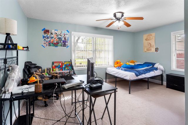 12222 23rd Street, Santa Fe, TX 77510