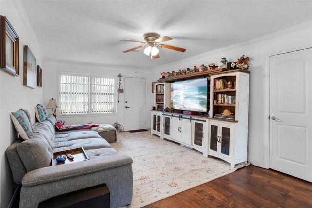 12222 23rd Street, Santa Fe, TX 77510