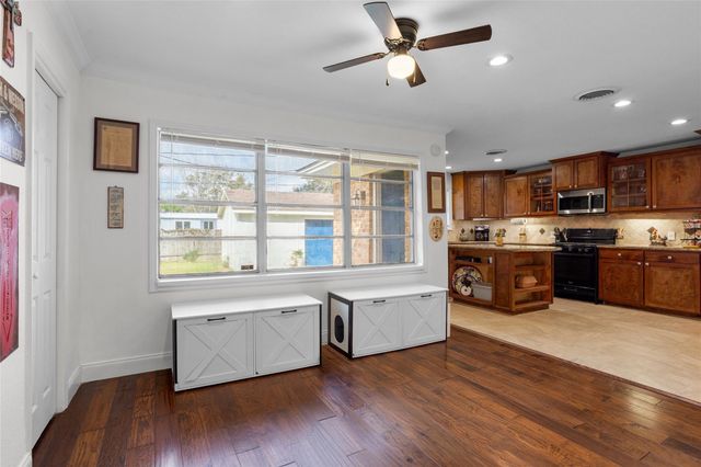 12222 23rd Street, Santa Fe, TX 77510