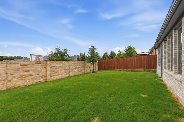 5601 Annie Creek Road, Fort Worth, TX 76126