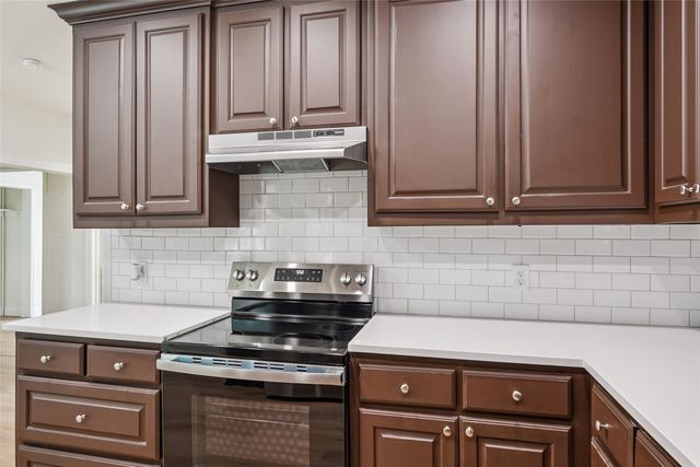 441 W Lake Street, Krum, TX 76249