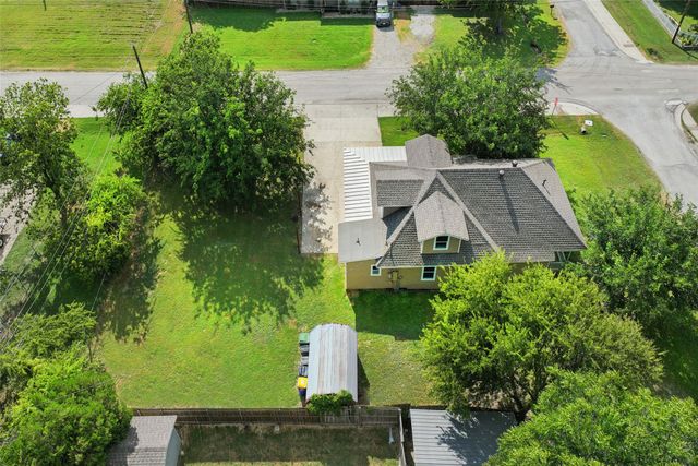 441 W Lake Street, Krum, TX 76249
