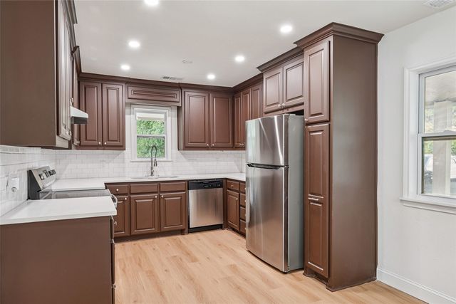 441 W Lake Street, Krum, TX 76249
