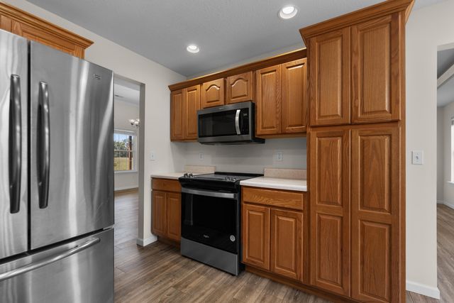 9575 E SHELLY LN, Centralia, MO 65240