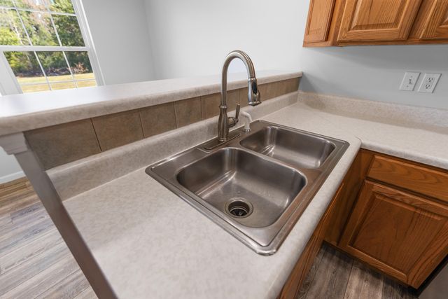 9575 E SHELLY LN, Centralia, MO 65240