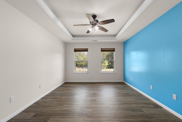 9575 E SHELLY LN, Centralia, MO 65240