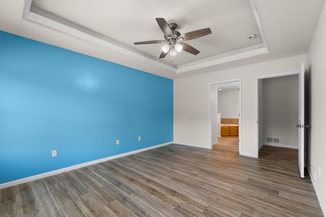 9575 E SHELLY LN, Centralia, MO 65240