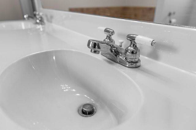 9575 E SHELLY LN, Centralia, MO 65240