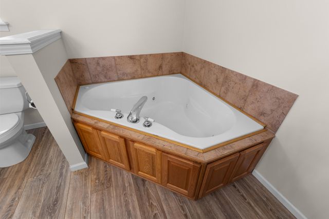 9575 E SHELLY LN, Centralia, MO 65240