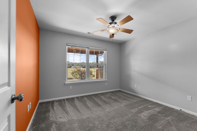 9575 E SHELLY LN, Centralia, MO 65240