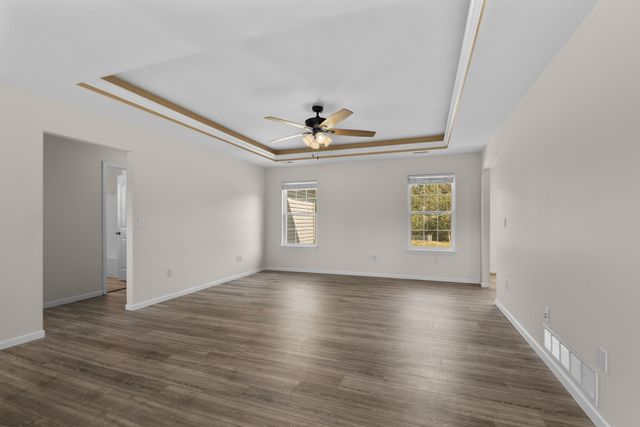 9575 E SHELLY LN, Centralia, MO 65240