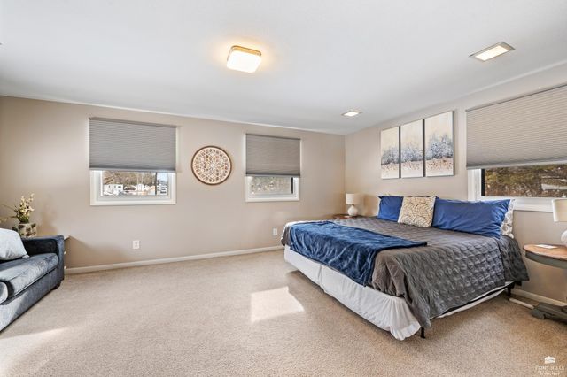 1001 Sycamore Lane, Manhattan, KS 66502