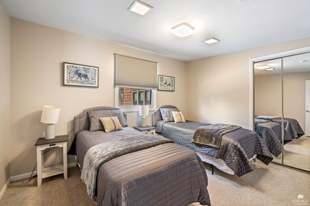 1001 Sycamore Lane, Manhattan, KS 66502